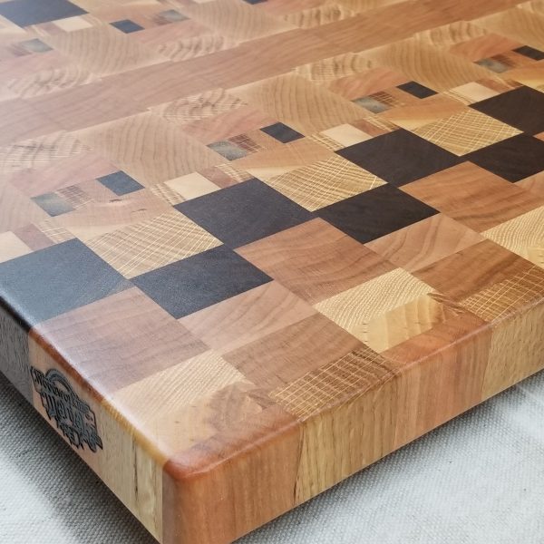 15 5/8" x 16 7/8" x 1 1/4" End-Grain Cutting Board - Image 2