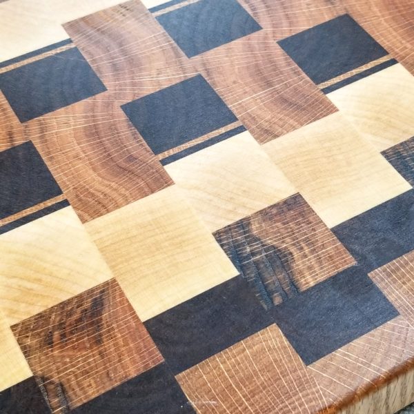 13 1/4" x 11 1/4" x 1 1/4" End-Grain Cutting Board - Image 2