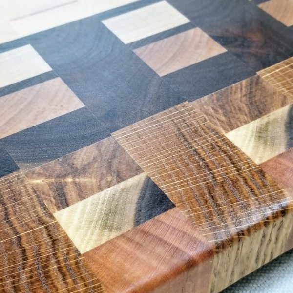 18 5/8" x 11 5/8" x 1 1/4" End-Grain Cutting Board - Image 4