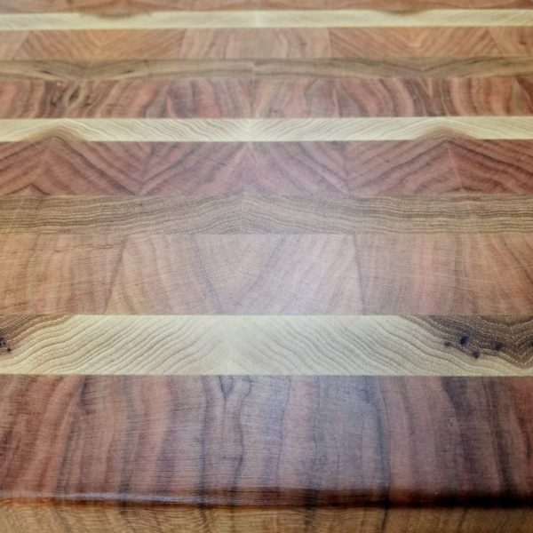 14 3/4" x 12 1/2" x 1 1/2" End-Grain Cutting Board - Image 4