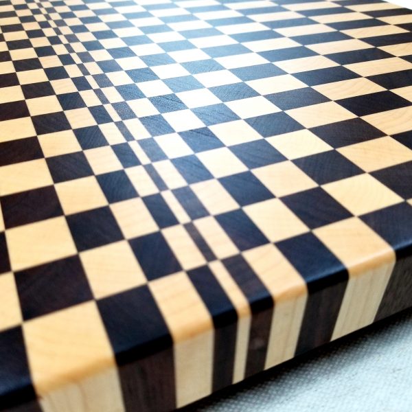 3D Illusions Maple & Walnut End-Grain Cutting Board (WWM3DA1213) - Image 2